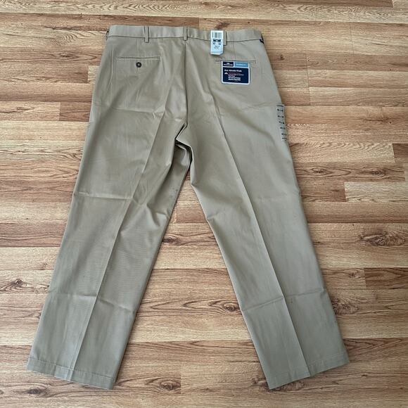 Dockers Men’s Classic Fit Anti Wrinkle Flat Front Khaki Pants Size 40/30 - Picture 3 of 7
